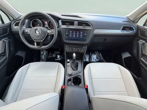 Used 2021 Volkswagen Tiguan SE w/ Panoramic Sunroof Package AWD/4WD image 26