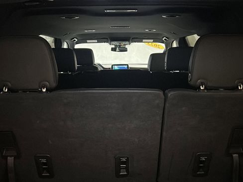 Used 2023 Chevrolet Suburban LT image 15