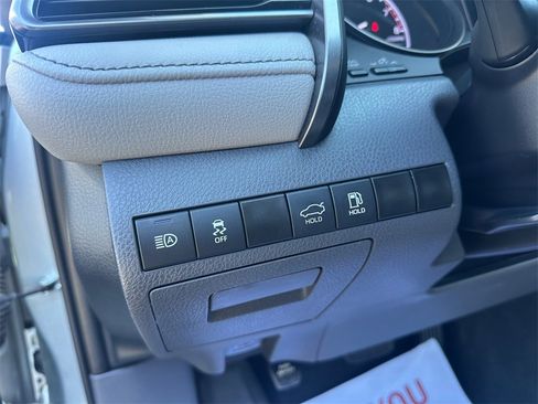 Used 2023 Toyota Camry SE image 25