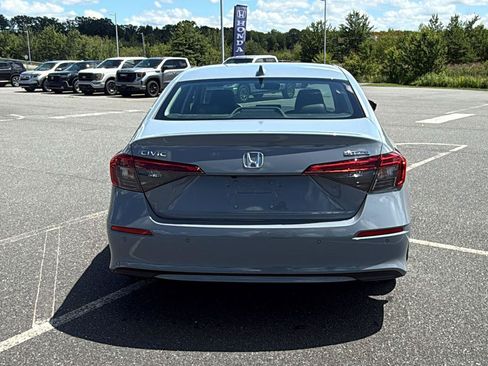 Used 2024 Honda Civic Touring image 7