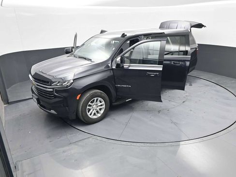 Used 2024 Chevrolet Suburban LT image 48