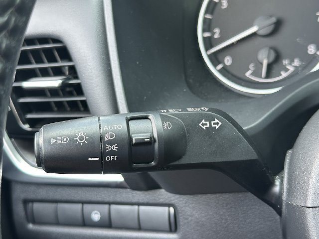 Used 2021 Nissan Rogue SL FWD image 28