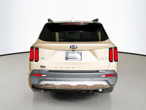 Used 2021 Kia Sorento SX Prestige image 4
