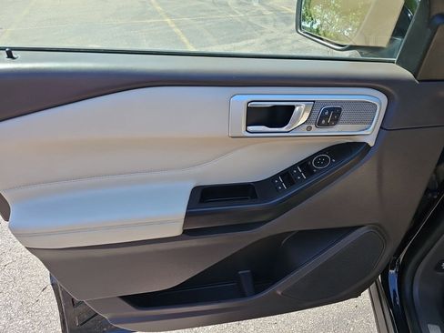 Used 2020 Ford Explorer Platinum AWD/4WD image 19