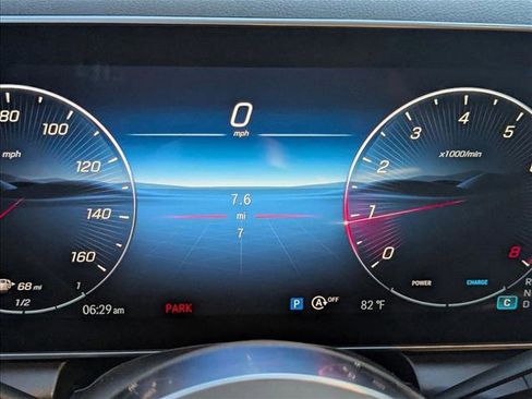 Used 2025 Mercedes-Benz GLC 300 image 10