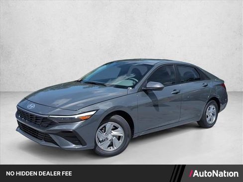 New 2026 Hyundai Elantra SE FWD image 1