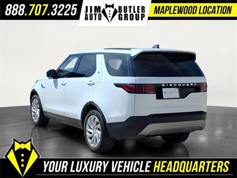 Used 2024 Land Rover Discovery S image 2