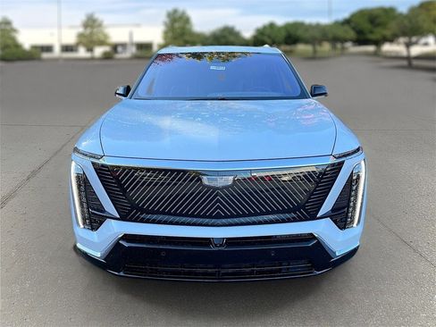 New 2026 Cadillac Vistiq Luxury image 2