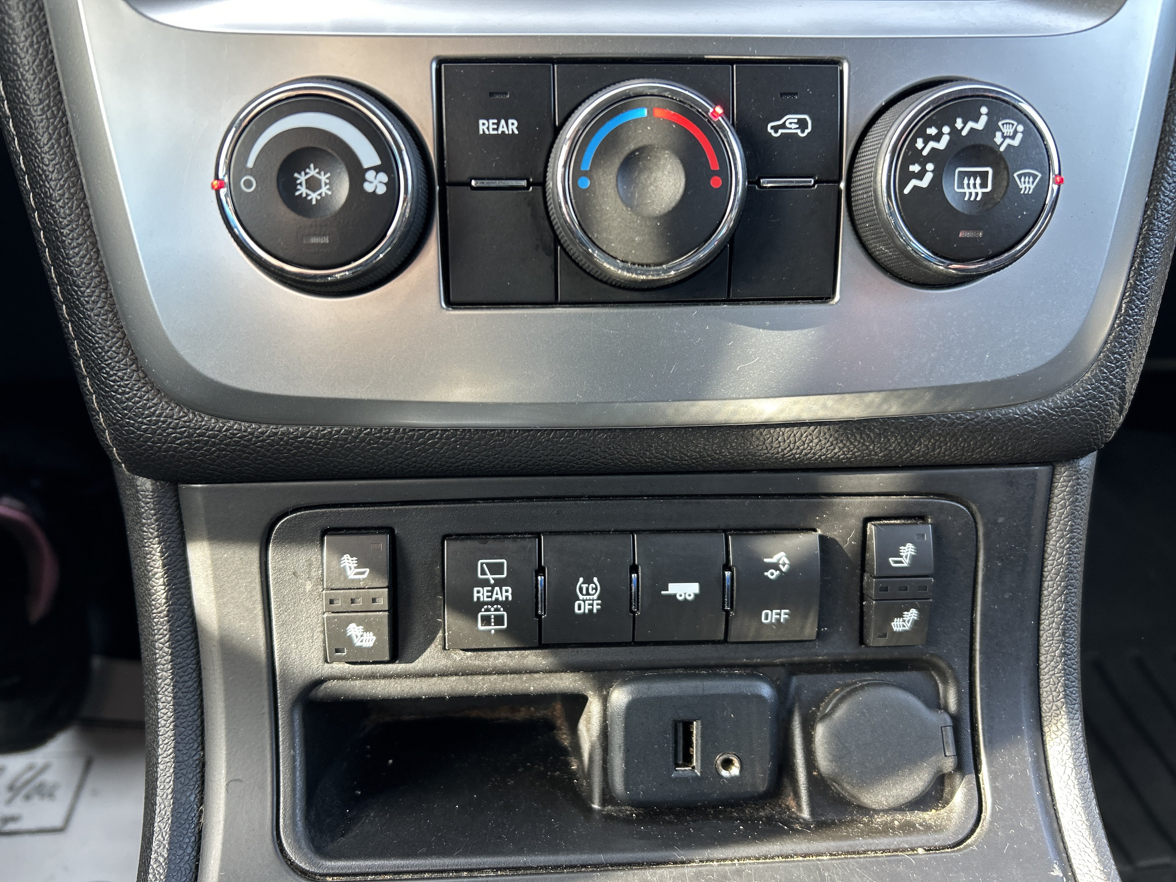 Used 2016 GMC Acadia SLE AWD/4WD image 18
