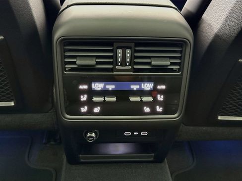 New 2026 Porsche Cayenne Coupe AWD/4WD image 27