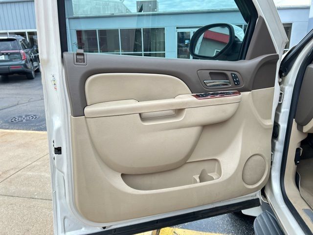 Used 2012 Chevrolet Suburban LTZ AWD/4WD image 31