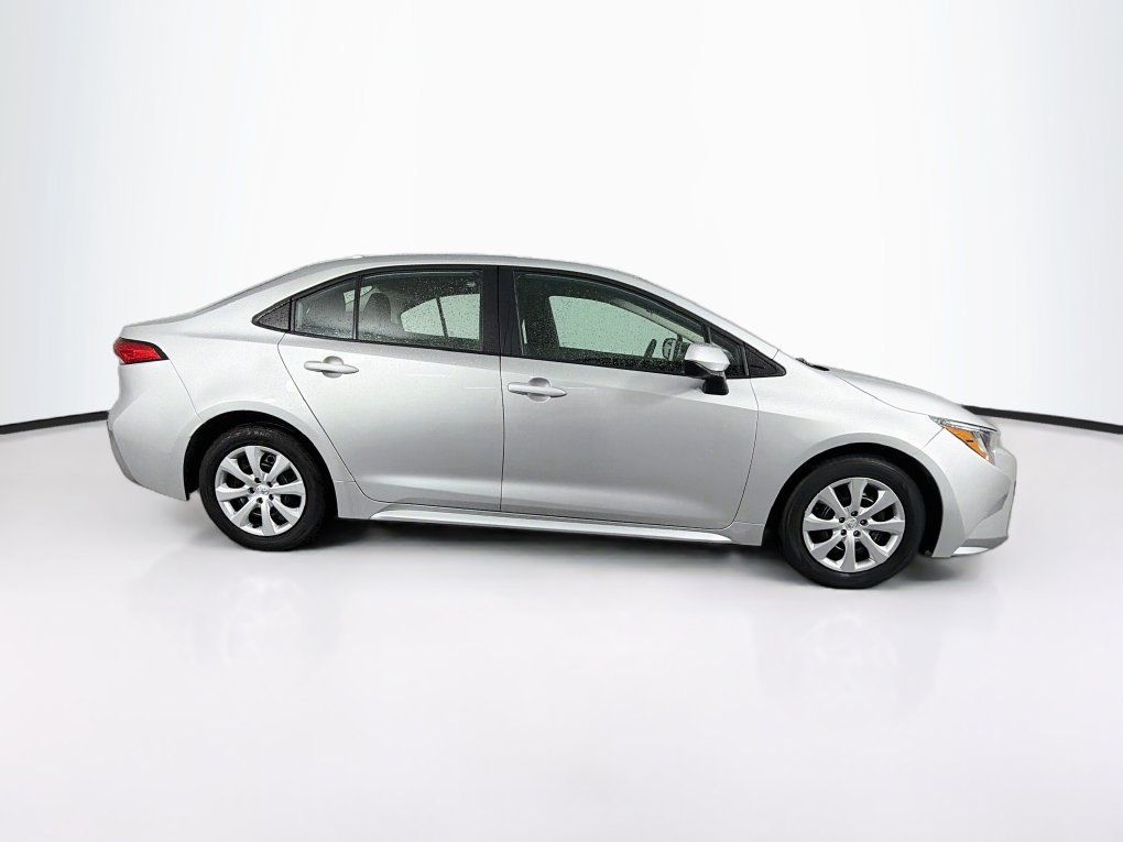 Used 2024 Toyota Corolla LE FWD image 11