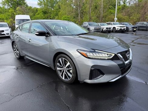 Used 2023 Nissan Maxima SV w/ Floor Mat Group FWD image 4