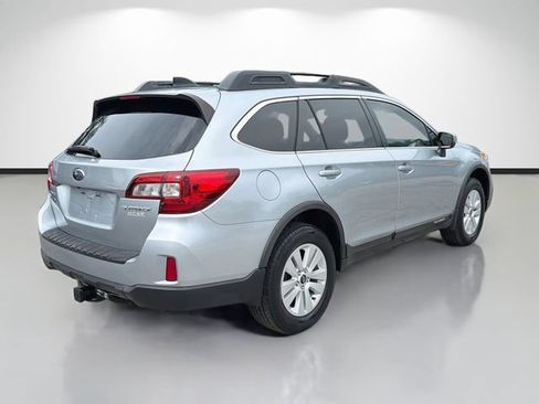 Used 2016 Subaru Outback 2.5i Premium AWD/4WD image 3