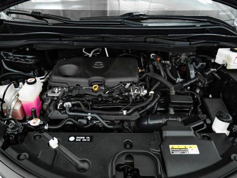 Used 2022 Toyota Sienna XSE image 40