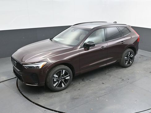New 2026 Volvo XC60 B5 Core w/ Climate Package AWD/4WD image 22