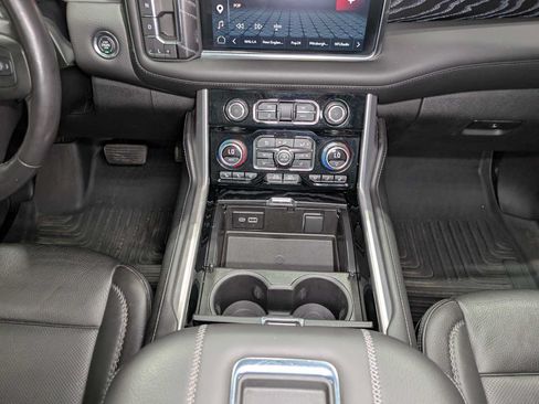 Used 2023 GMC Yukon XL Denali w/ Denali Reserve Package AWD/4WD image 14