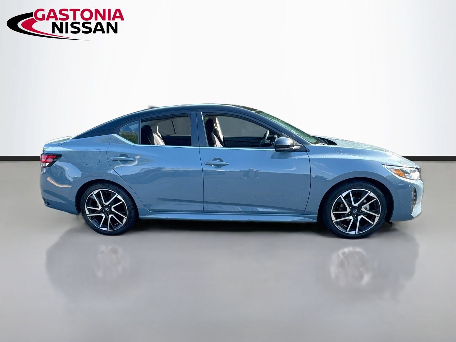 Used 2025 Nissan Sentra SR FWD image 10