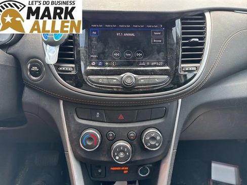 Used 2022 Chevrolet Trax LT w/ Sport Edition AWD/4WD image 9