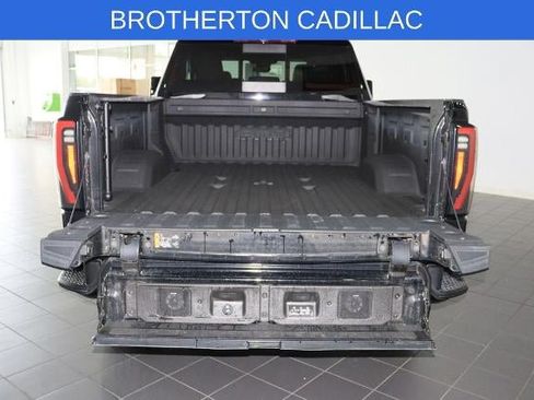 Used 2024 GMC Sierra 2500 AT4 w/ AT4 Premium Plus Package AWD/4WD image 8