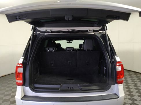 Used 2019 Ford Expedition XLT w/ Equipment Group 202A RWD image 29