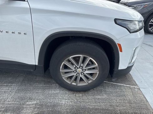 Used 2023 Chevrolet Traverse LT image 18