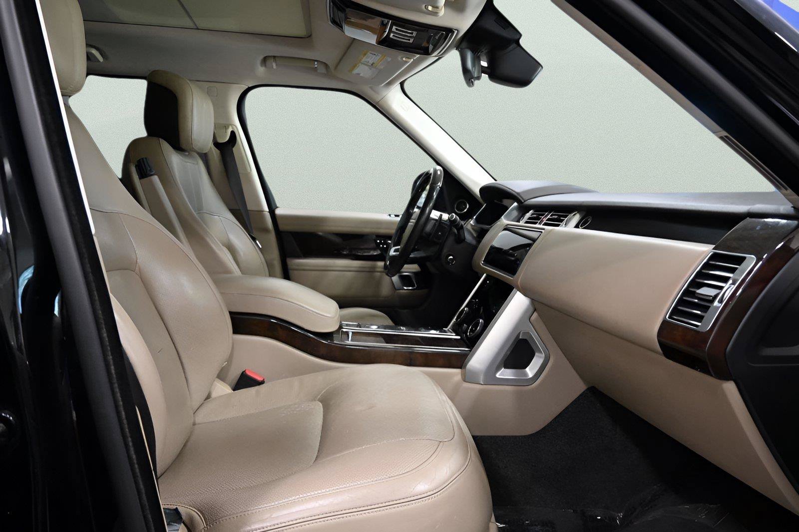 Used 2019 Land Rover Range Rover Supercharged AWD/4WD image 19