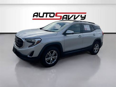 Used 2018 GMC Terrain SLE w/ Driver Convenience Package image 3