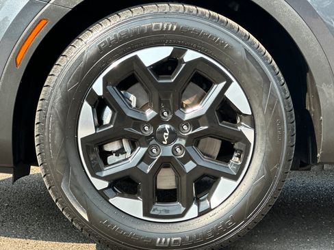 Used 2024 Kia Sorento S FWD image 28