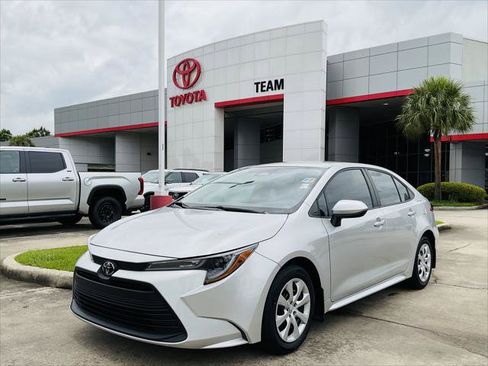 Certified 2025 Toyota Corolla LE FWD image 1