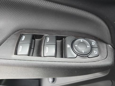 Used 2022 Chevrolet Equinox RS w/ RS Leather Package image 28