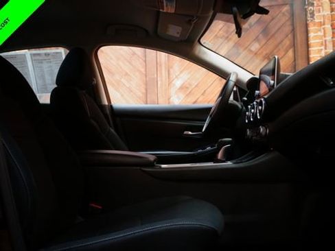 Certified 2022 Nissan Sentra SV FWD image 38