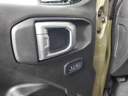 Used 2025 Jeep Wrangler Sport image 15