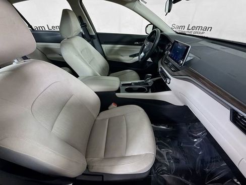 Used 2024 Nissan Altima 2.5 SV image 24