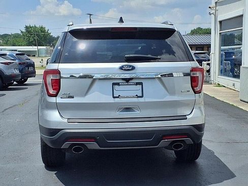 Used 2019 Ford Explorer XLT AWD/4WD image 7