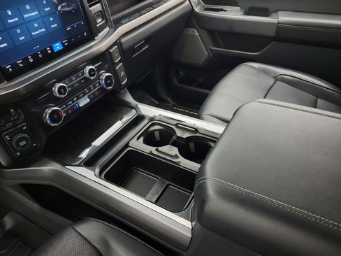 Used 2023 Ford F250 Lariat w/ Sport Appearance Package image 13