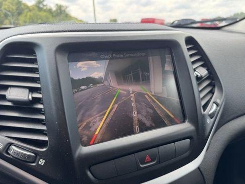Used 2014 Jeep Cherokee Limited AWD/4WD image 17