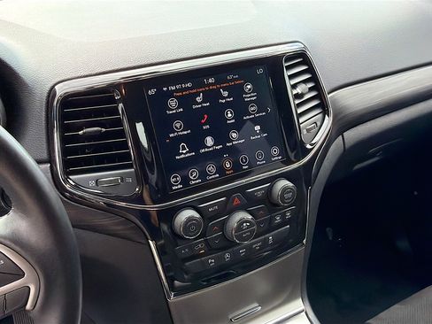 Used 2022 Jeep Grand Cherokee Laredo X image 27