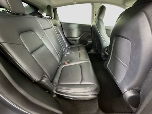 Used 2023 Tesla Model Y Long Range AWD/4WD image 27