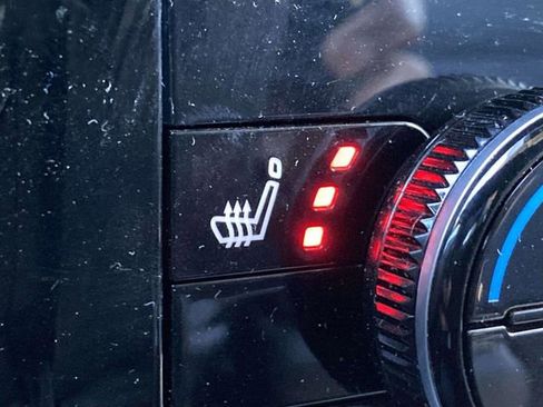 Used 2023 Nissan Rogue SV w/ SV Premium Package image 34