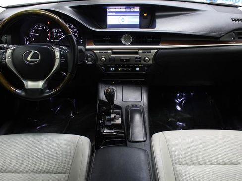 Used 2013 Lexus ES 350 w/ Luxury Pkg FWD image 9