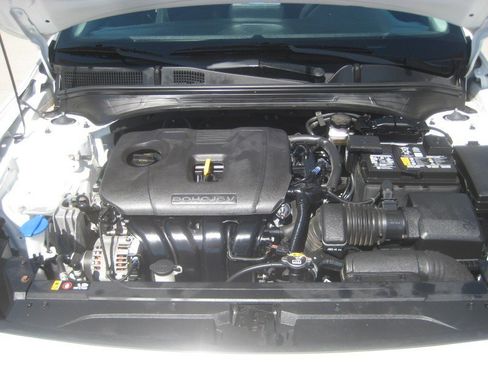 Used 2023 Kia Forte LXS w/ LXS Technology Package FWD image 12
