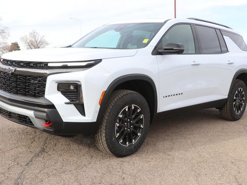 New 2026 Chevrolet Traverse Z71 w/ Enhanced Driving Package image 3