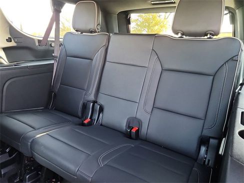 New 2026 GMC Yukon XL Elevation image 17