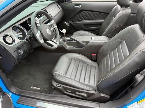 Used 2010 Ford Mustang GT RWD image 11