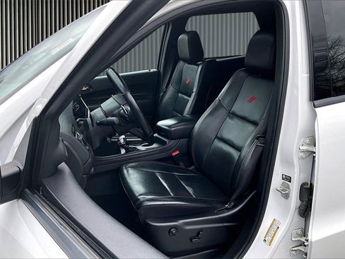 Used 2023 Dodge Durango GT image 25