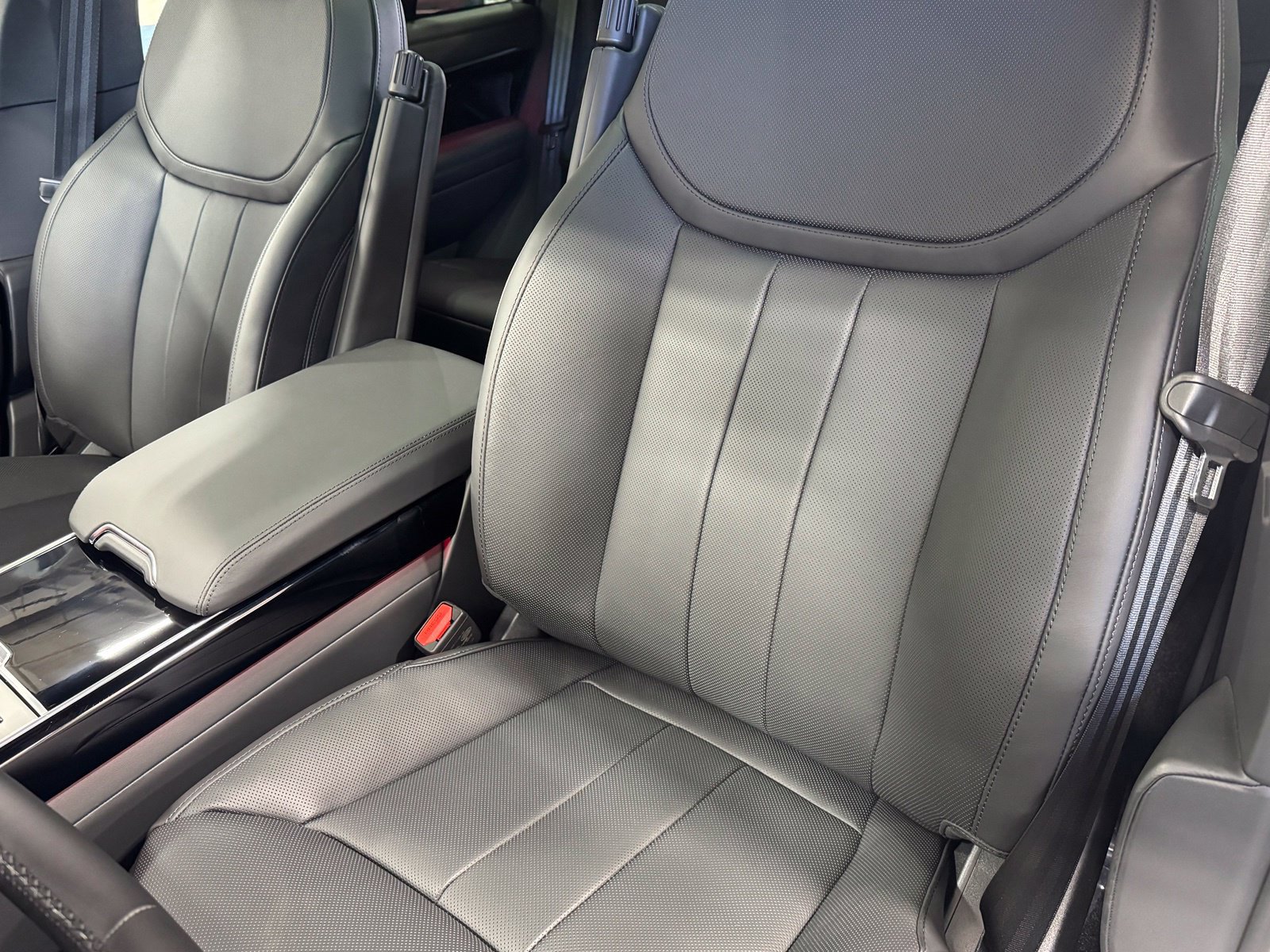 New 2026 Land Rover Range Rover SE AWD/4WD image 27