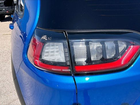 Used 2021 Jeep Cherokee Trailhawk w/ Technology Group image 28