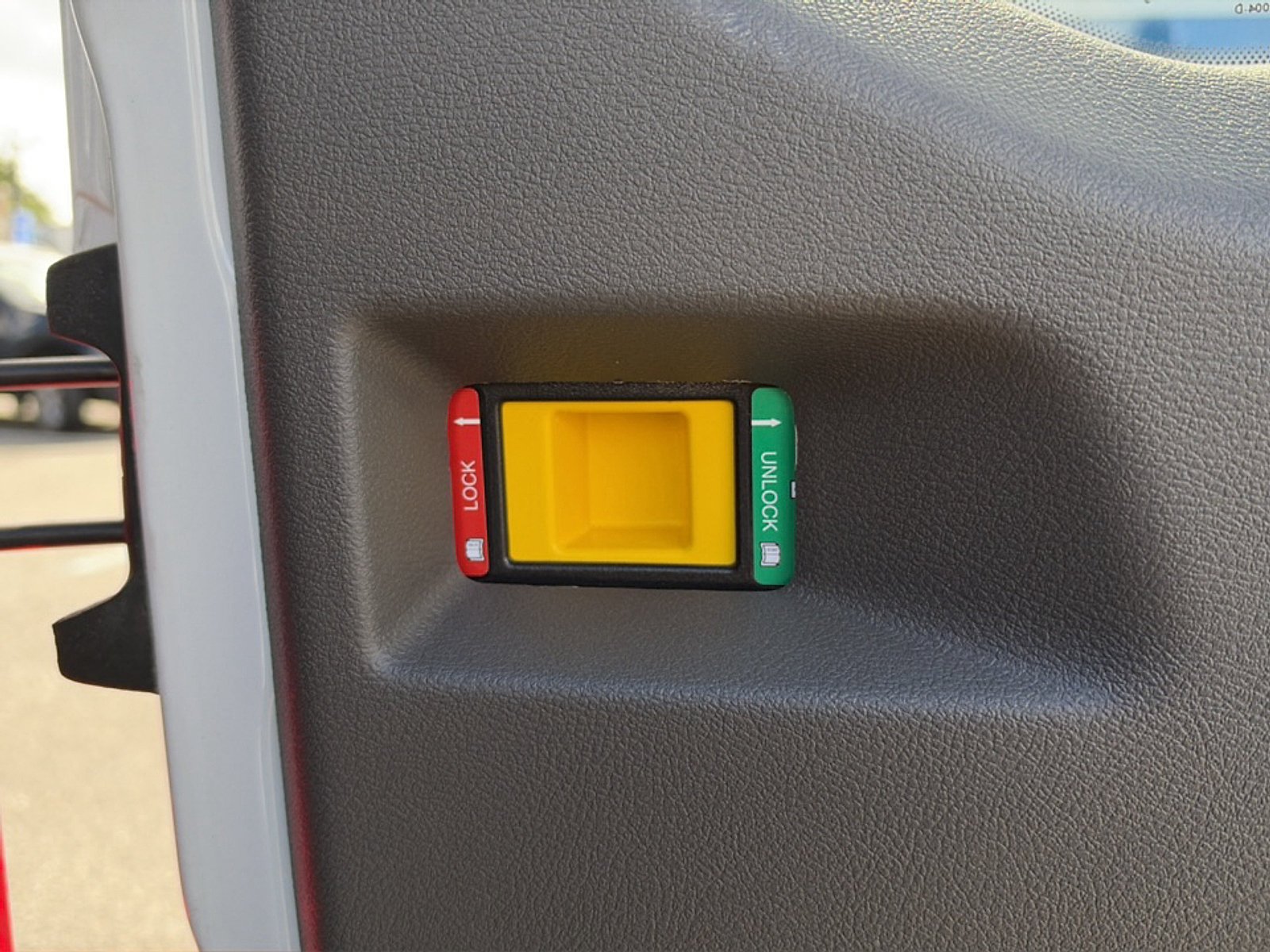 Used 2025 Ford Transit 350 XLT RWD image 25