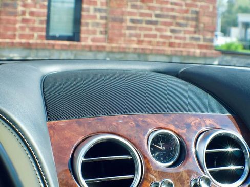 Used 2018 Bentley Flying Spur S V8 AWD/4WD image 30